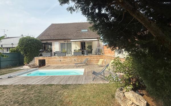 Maison à vendre    6 pièces • 207 m2 Champs-sur-Marne