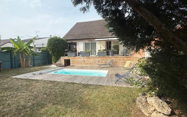 Maison à vendre    6 pièces • 207 m2 Champs-sur-Marne