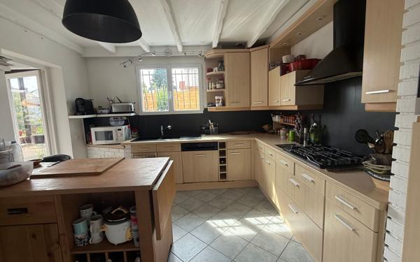 Maison à vendre    6 pièces • 207 m2 Champs-sur-Marne