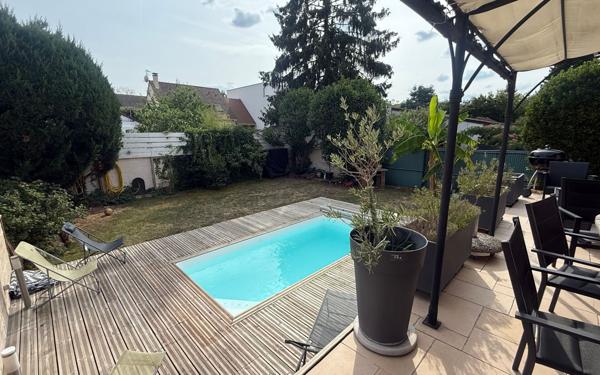 Maison à vendre    6 pièces • 207 m2 Champs-sur-Marne