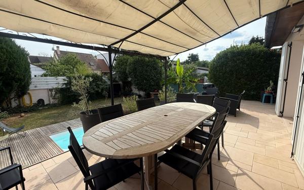 Maison à vendre    6 pièces • 207 m2 Champs-sur-Marne