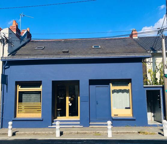 Immeuble Saint Sebastien Sur Loire : Commerce + 2 studios + colocation T4