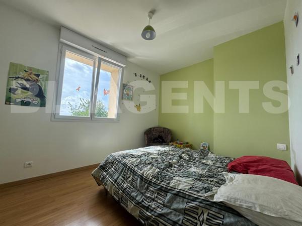 MAISON FAMILLIALE 247M² HABITABLE A 5MIN DE LA GARE LIGNE P GARE DE L'EST