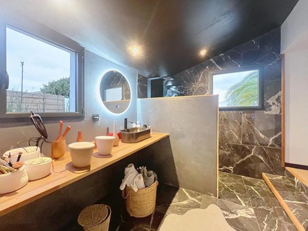 A 12 kms des plages, cocon de bien-être au coeur d'un cadre paisible !