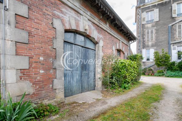 Appartement
                                                                                                                                                                                                                                                                                                                        5 pièce(s)                                                                                                                                                                                                          2 chambre(s)                                                                                                                                                                                                          124.79  m²