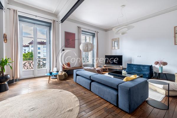 Appartement
                                                                                                                                                                                                                                                                                                                        5 pièce(s)                                                                                                                                                                                                          2 chambre(s)                                                                                                                                                                                                          124.79  m²