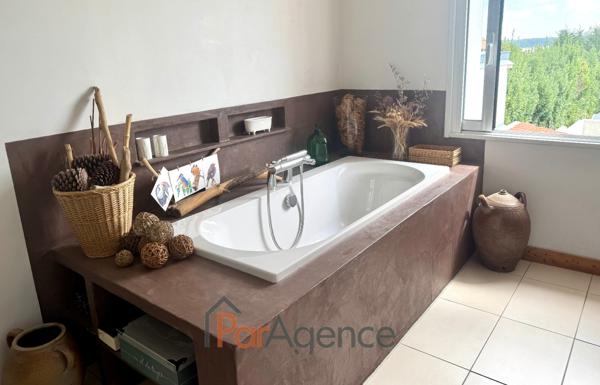 100 m du sentier de la Corniche maison 6 Pièces