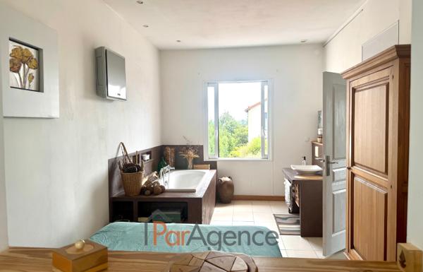 100 m du sentier de la Corniche maison 6 Pièces