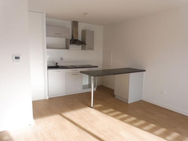 Appartement à vendre Mont De Marsan centre ville T2 loué parking balcon investisseurs