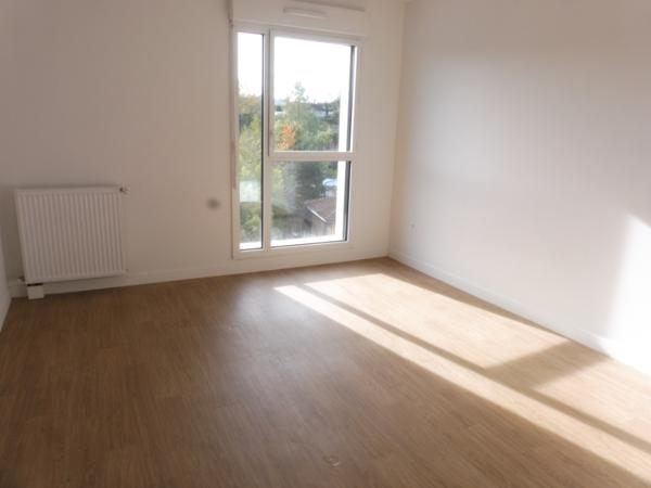 Appartement à vendre Mont De Marsan centre ville T2 loué parking balcon investisseurs