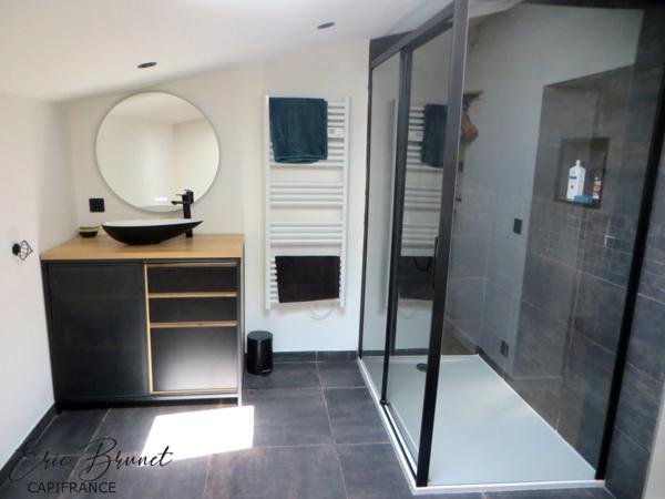 AUDENGE - maison entièrement rénovée au calme / 2 chambres dont une parentale