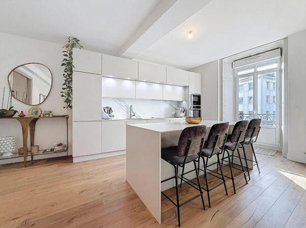 VANNES CENTRE, PORT À 50 MÈTRES. APPARTEMENT D'EXCEPTION de 150,50 m², 4 chambres. Élégance et prestations haut de gamme