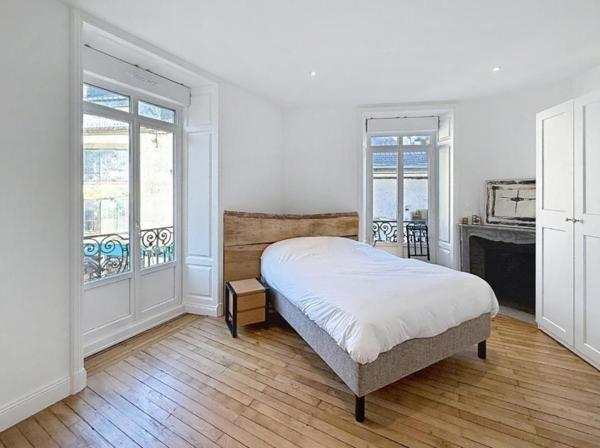 VANNES CENTRE, PORT À 50 MÈTRES. APPARTEMENT D'EXCEPTION de 150,50 m², 4 chambres. Élégance et prestations haut de gamme