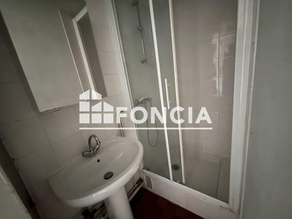 Location Appartement 2 pièces 33.08 m² - 18 RUE EUGENE VARLIN Paris 75010