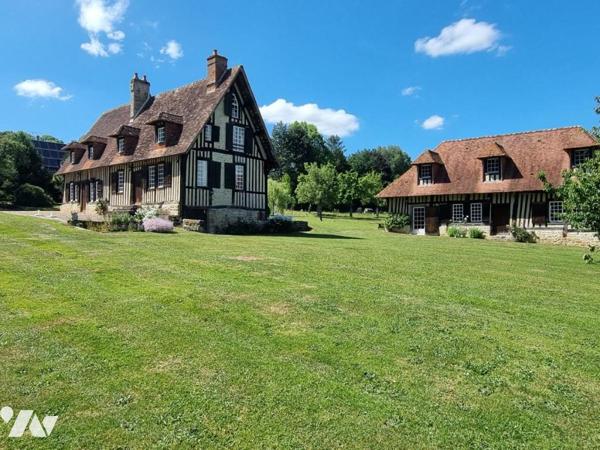 Belle propriété normande constituée de 3 maisons et piscine