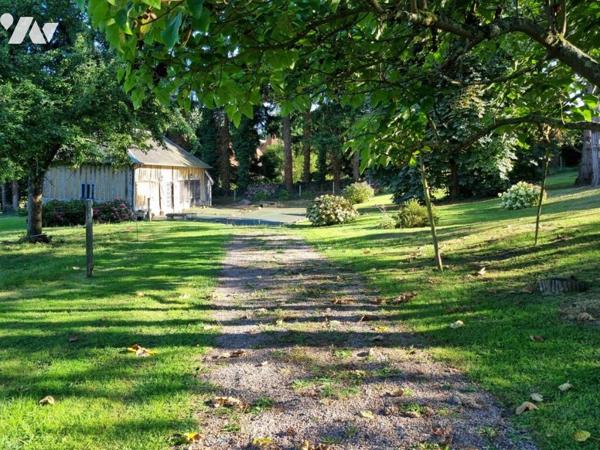 Belle propriété normande constituée de 3 maisons et piscine