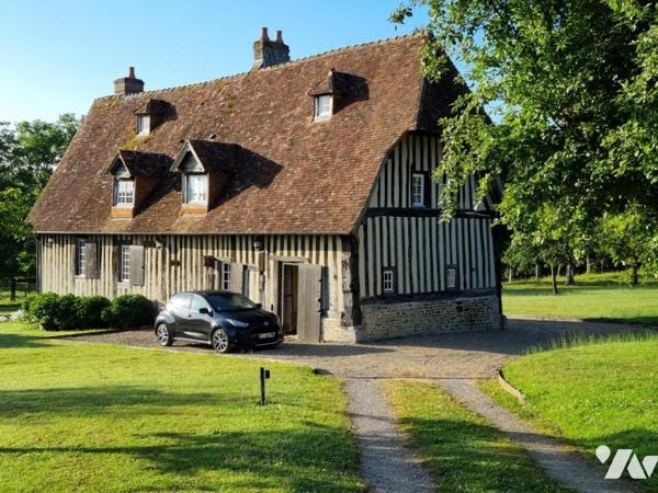 Belle propriété normande constituée de 3 maisons et piscine