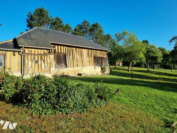 Belle propriété normande constituée de 3 maisons et piscine