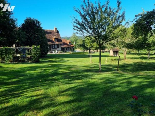 Belle propriété normande constituée de 3 maisons et piscine