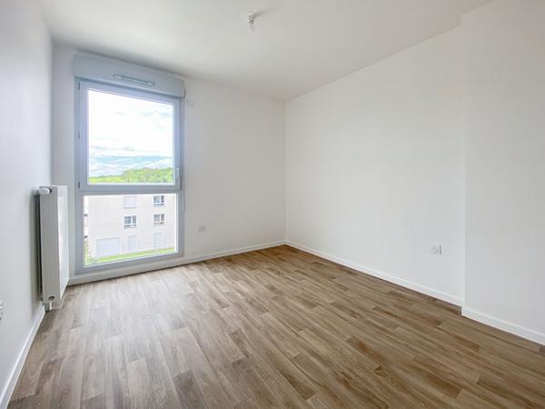 Appartement Melun 4 pièce(s) 75.80 m2 NEUF DERNIER ETAGE