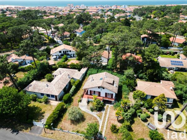 Maison 7 pièces de 140 m² à BISCARROSSE PLAGE (40600)