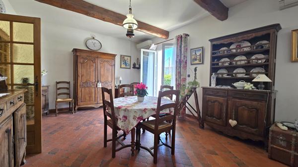 L'Isle-sur-la-Sorgue (84800) VILLA TRADITIONNELLE 117m² avec 3 CHAMBRES, CAVE,GARAGE - 10min A PIED DU CENTRE VILLE
