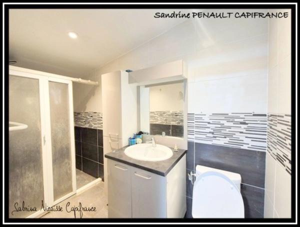 A VENDRE A KOUROU (GUYANE FRANCAISE) UNE MAISON INDIVIDUELLE T8 DE 195 m² + 1 STUDIO INDEPENDANT DE 29 m² - TERRAIN DE 526 m² - AU PRIX DE 255 000 €.