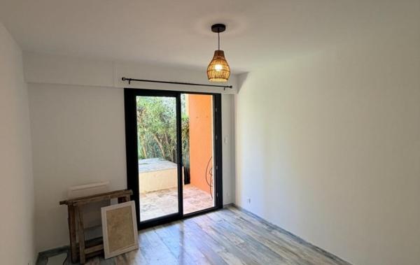 Vente Appartement P2 avec jardin - Beaux Arts rénové(e) Montpellier   