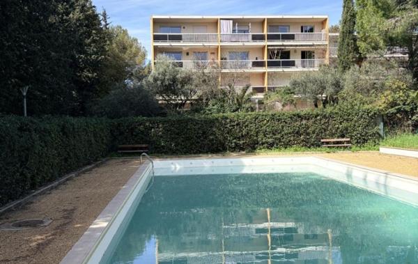 Vente Appartement P2 avec jardin - Beaux Arts rénové(e) Montpellier   