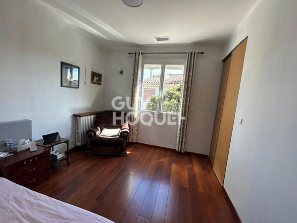 EXCLUSIVITE - A vendre à Perpignan (66000) - Maison 3 faces 146m² - 7 pièces, 5 chambres - garage - jardin - véranda