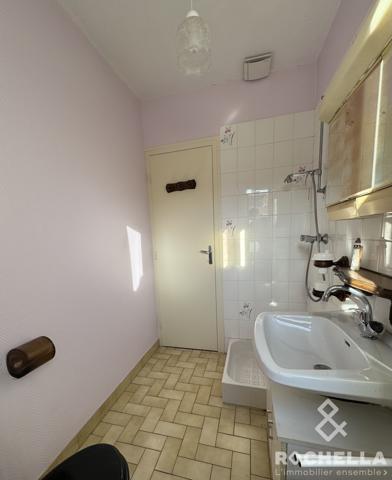 MAISON DE PLAIN PIED A RENOVER