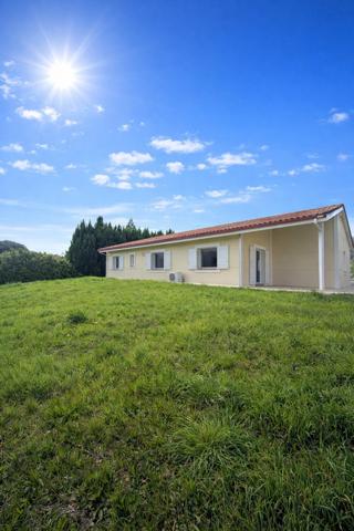 Maison de plein-pied située dan l'un des plus beaux villages de France dans un secteur recherché