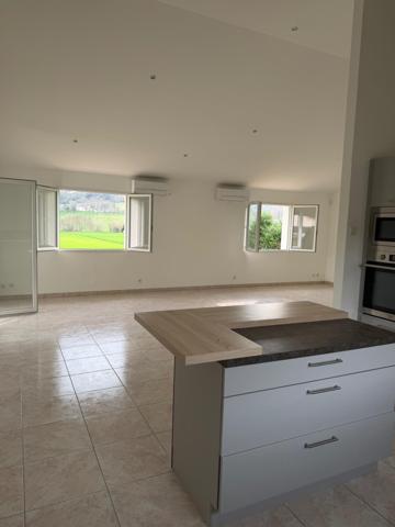 Maison de plein-pied située dan l'un des plus beaux villages de France dans un secteur recherché