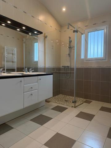 Maison de plein-pied située dan l'un des plus beaux villages de France dans un secteur recherché