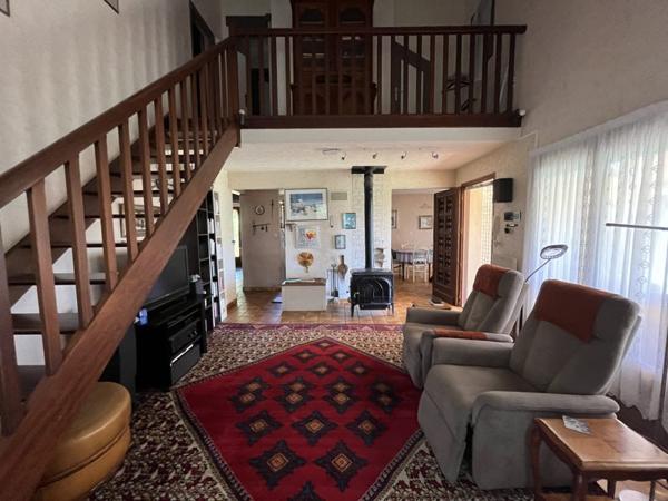 Maison à vendre 232 650 € Beynat 6 p 154 m² DPE D