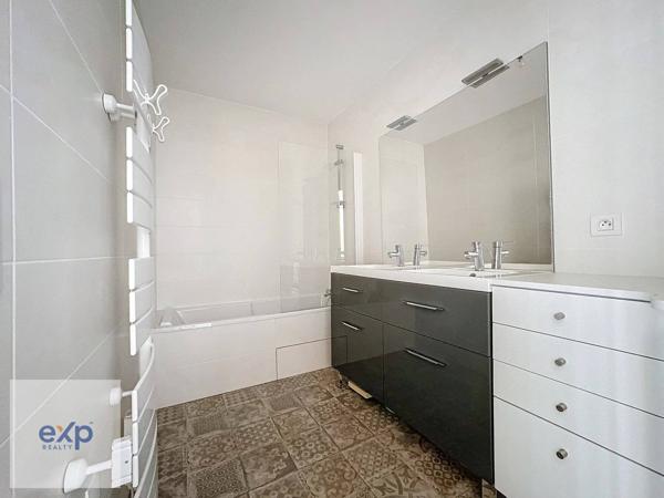 À 7 min de Saint-Lazare – Superbe 3 Pièces avec Balcon et Parking