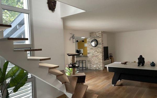 Maison à vendre    8 pièces •  Toulouse