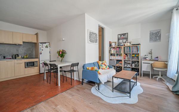 Appartement à vendre    2 pièces • 39,68 m2 Paris 18