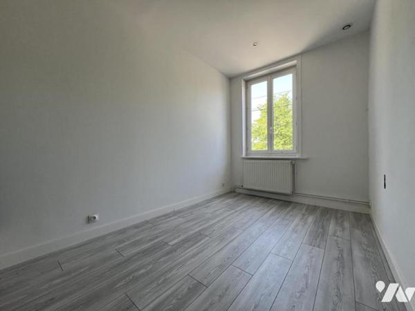 Commerce avec logement de fonction