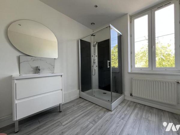 Commerce avec logement de fonction