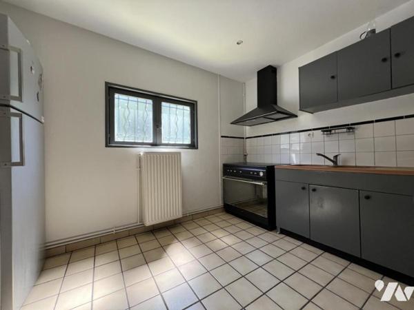 Commerce avec logement de fonction
