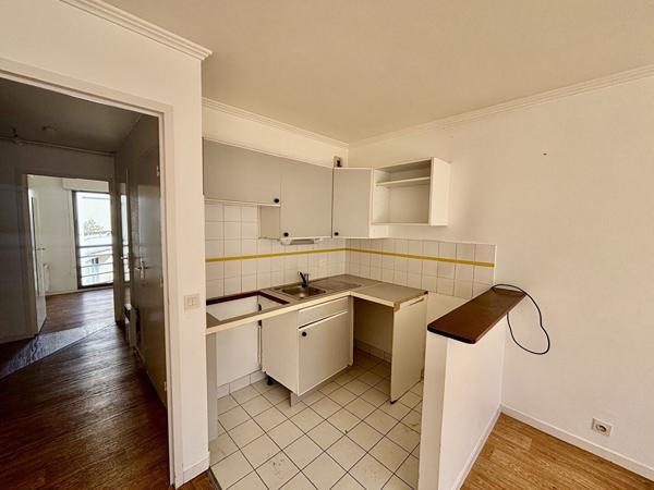 T2 LA BAULE LES PINS avec terrasse, balcon et Box