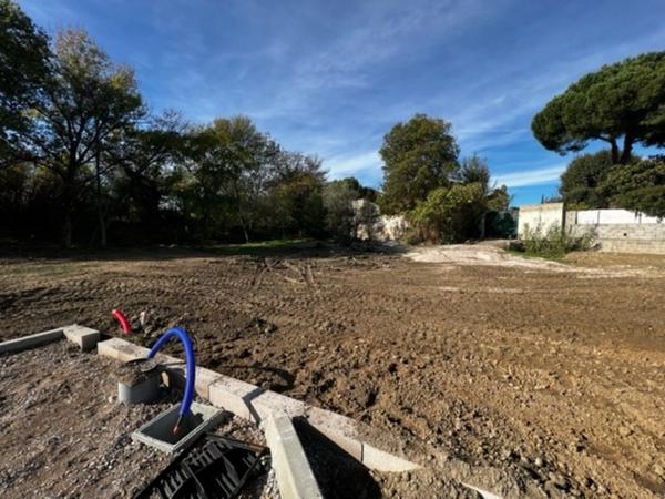 Dpt Hérault (34), à vendre JUVIGNAC terrain à Bâtir de 623 m2, viabilisé, borné, piscinable.