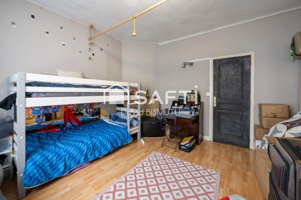 MAISON 4 PIECES 3 CHAMBRES DE 92 M2 AVEC UN JARDIN DE 65 M2 SITUE A GENNEVILLIERS