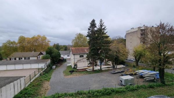 Appartement F3 57 m² Vichy donnant sur l'Allier