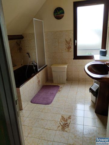 Maison de village
                                                                                                                                                                                                                                                                                                                        9 pièce(s)                                                                                                                                                                                                          3 chambre(s)                                                                                                                                                                                                          111.63  m²