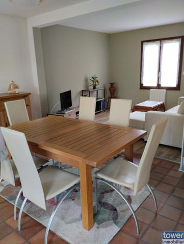 Maison de village
                                                                                                                                                                                                                                                                                                                        9 pièce(s)                                                                                                                                                                                                          3 chambre(s)                                                                                                                                                                                                          111.63  m²