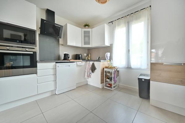 Maison à vendre 5 pièces LA CHAPELLE DES POTS (17)