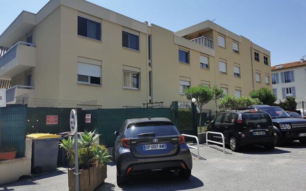 Appartement à louer    3 pièces •  Nice