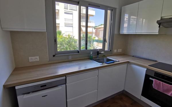 Appartement à louer    3 pièces •  Nice